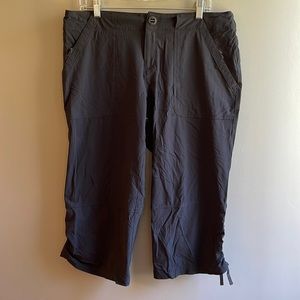 EASTERN MOUNTAIN SPORTS Dark Grey Nylon Stretch Capri Pants